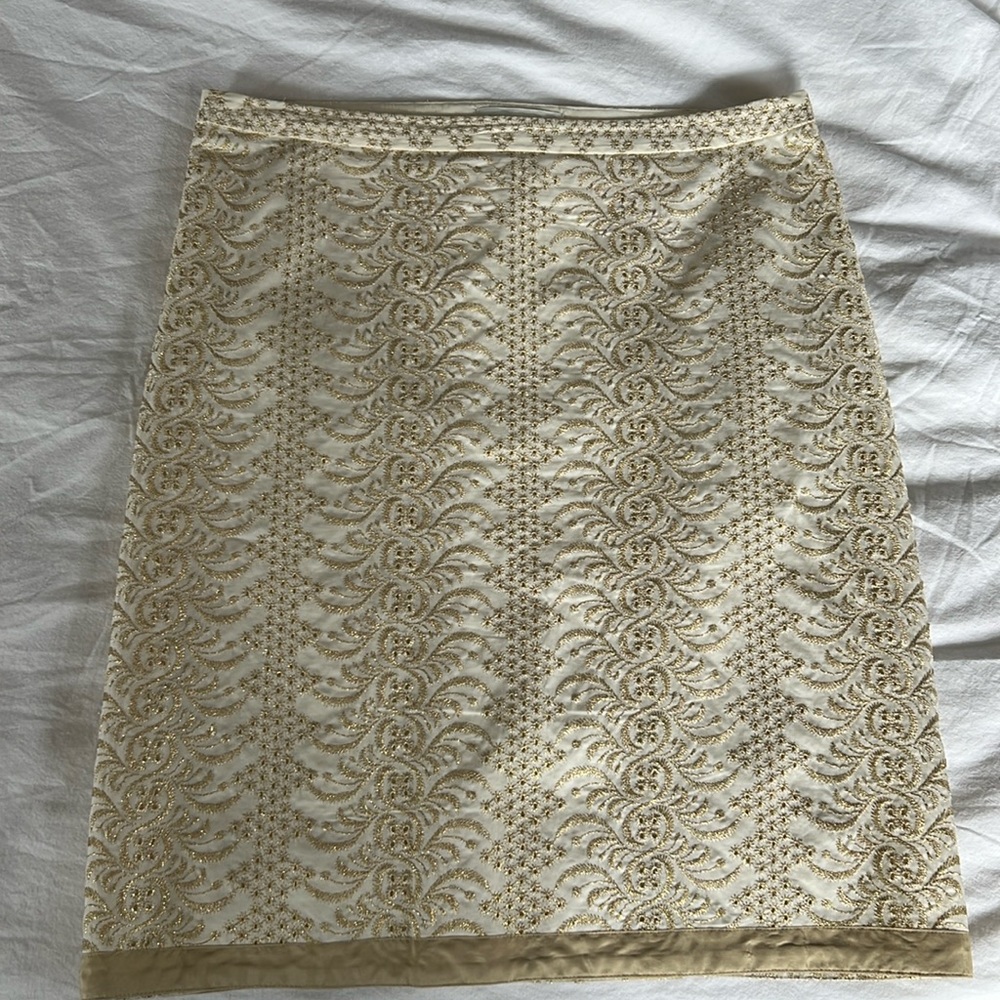 Banana Republic embroidered pencil skirt